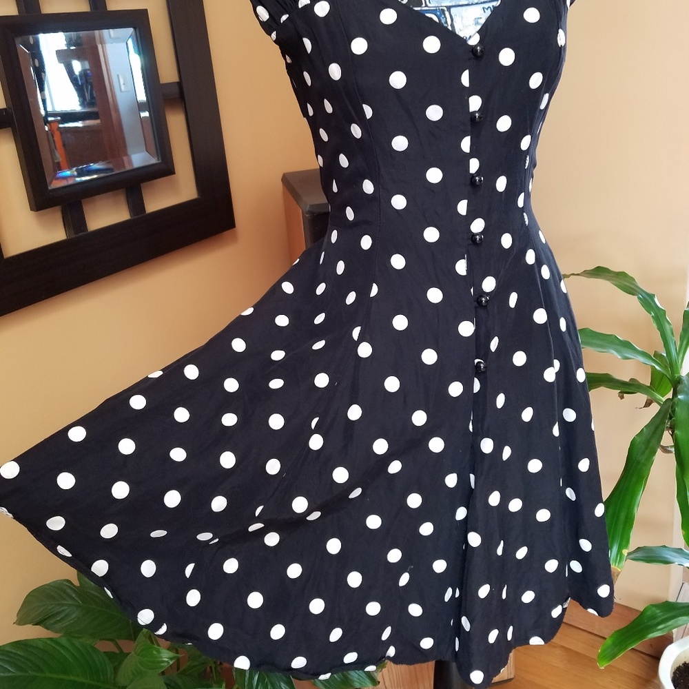 (SOLD)CITY TRIANGLES BLACK & WHITE POLKA DOT DRESS - Picture 1 of 8